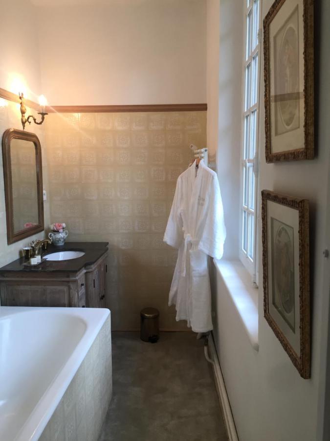 Chateau Ratou Bed & Breakfast *