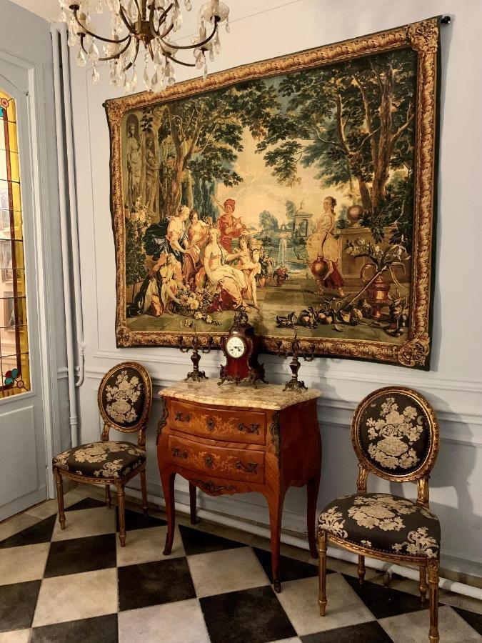 Chateau Ratou Bed & Breakfast