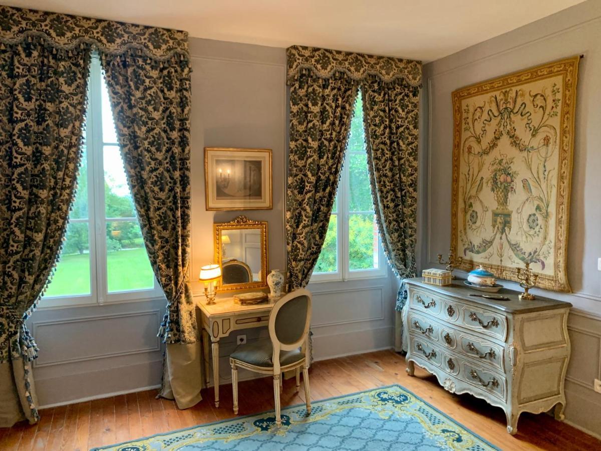 Chateau Ratou Bed & Breakfast